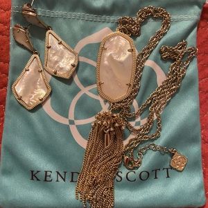 Kendra Scott Ryne Pendant necklace and earrings set!